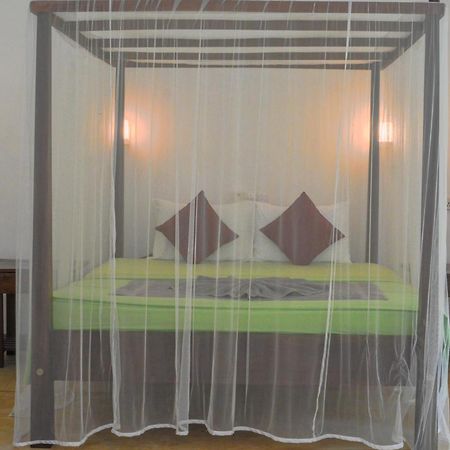 Palm Garden Guest House Ґалле Екстер'єр фото