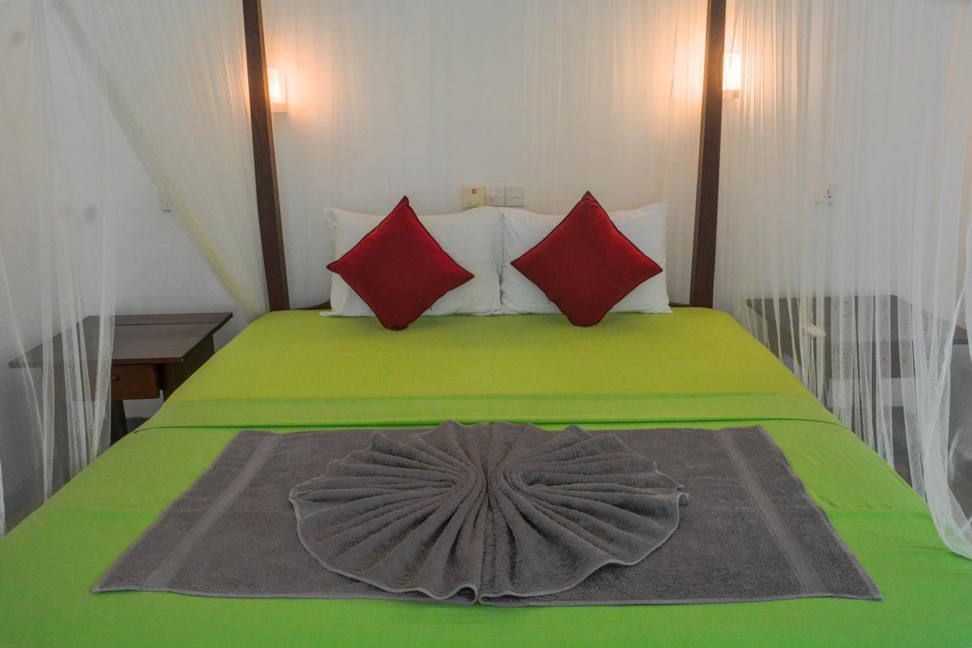 Palm Garden Guest House Ґалле Екстер'єр фото