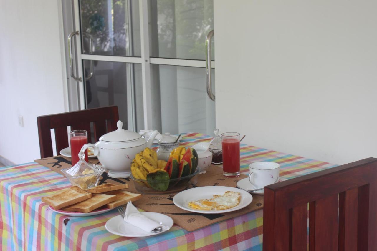 Palm Garden Guest House Ґалле Екстер'єр фото